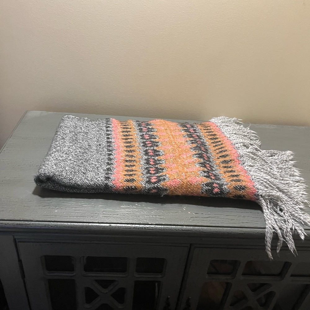 pacsun grey multicolor scarf with tassels - Picture 3 of 7